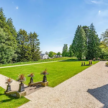 The Kathleen Stone Cross Mansion Apartment