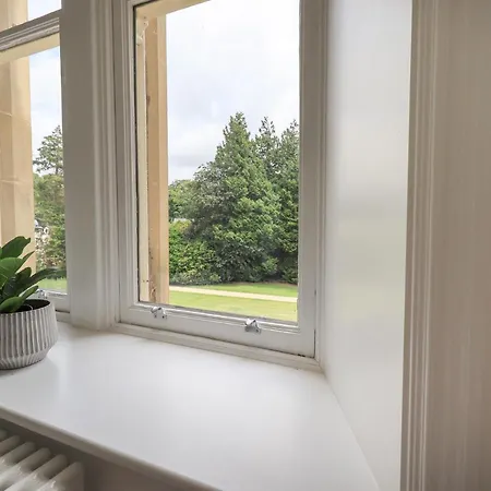 The Kathleen Stone Cross Mansion Apartment *