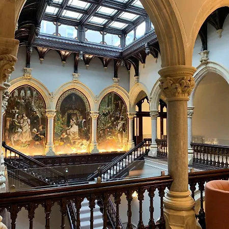 דירה The Kathleen Stone Cross Mansion *
